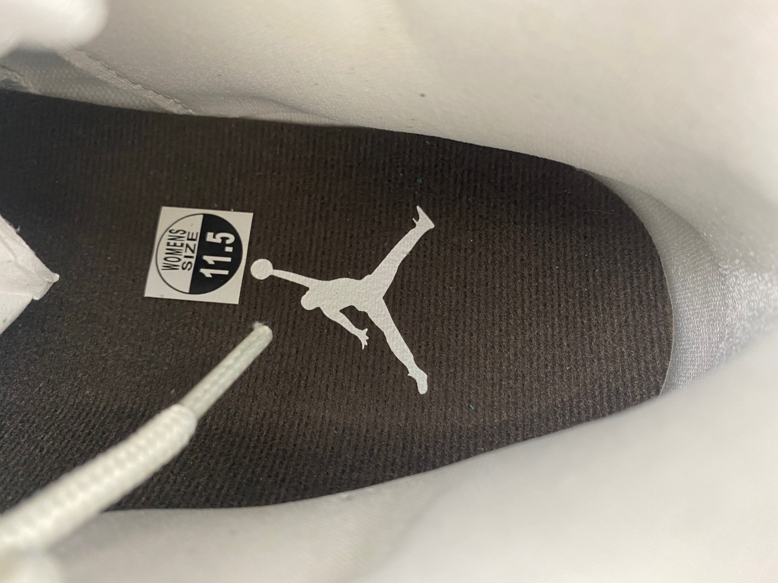 air jordan 11 wmns "neapolitan" ar0715-101