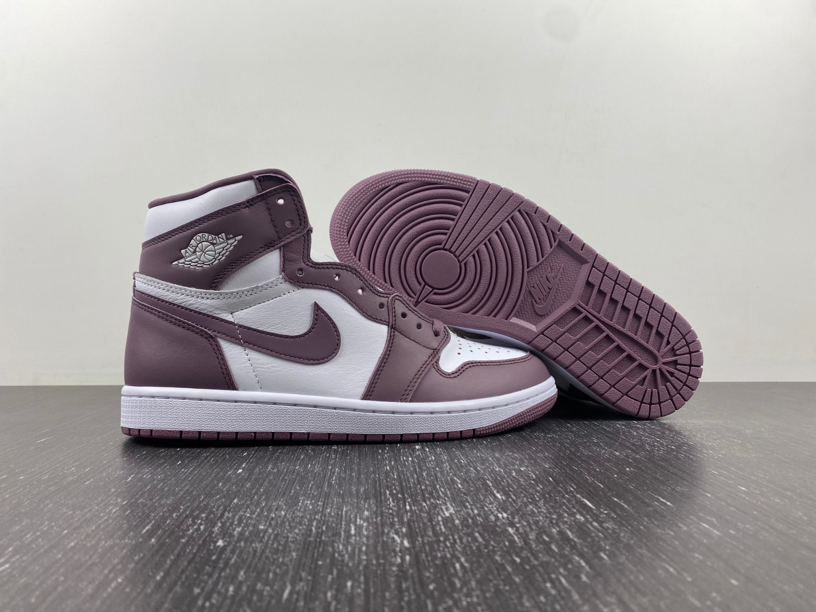 air jordan 1 high og mauve dz5485-105