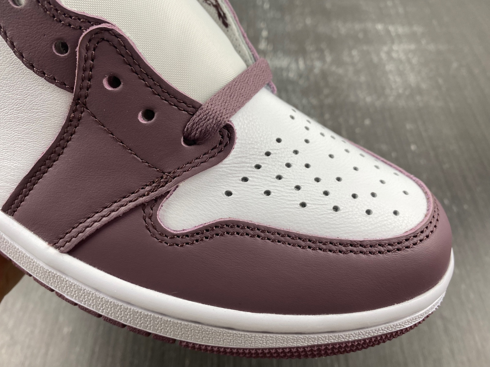 air jordan 1 high og mauve dz5485-105