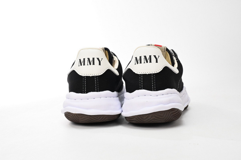 mmy sneaker 0048