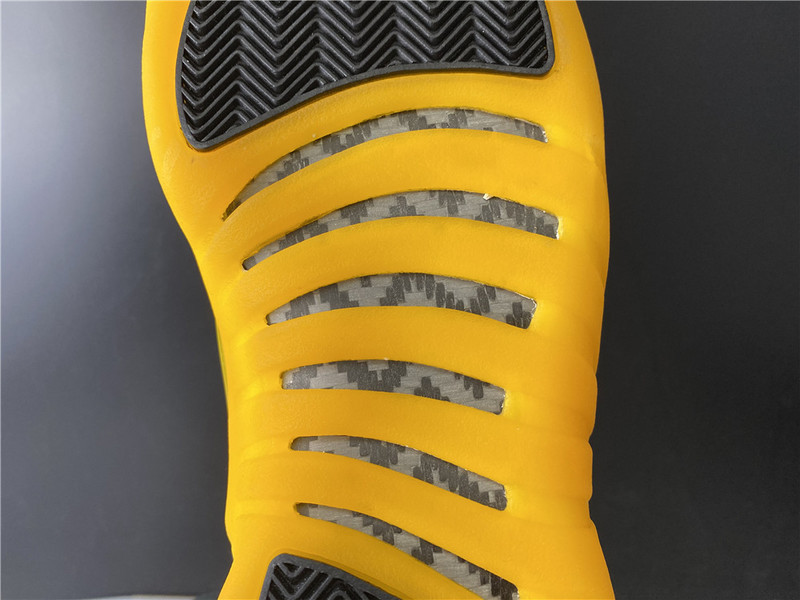 air jordan 12 “university gold” 130690-070