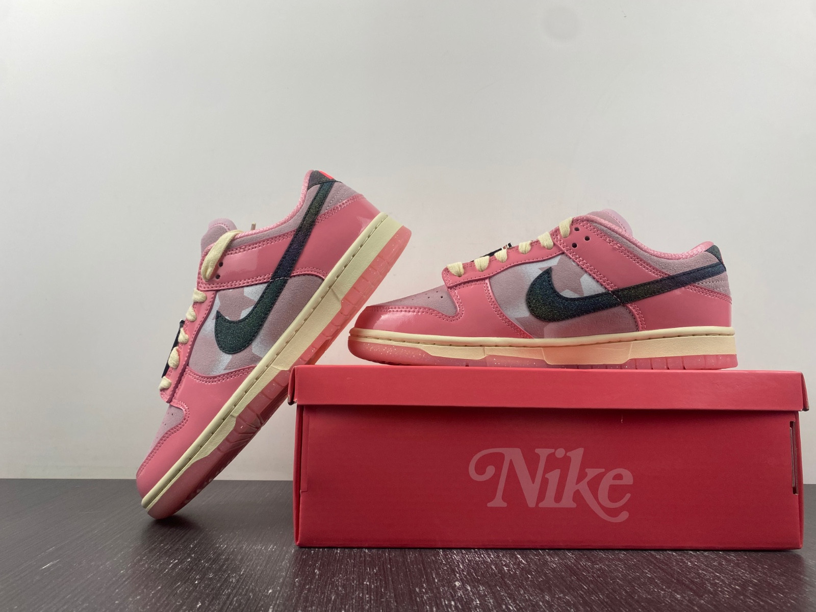 nike dunk low “barbie” fn8927-621