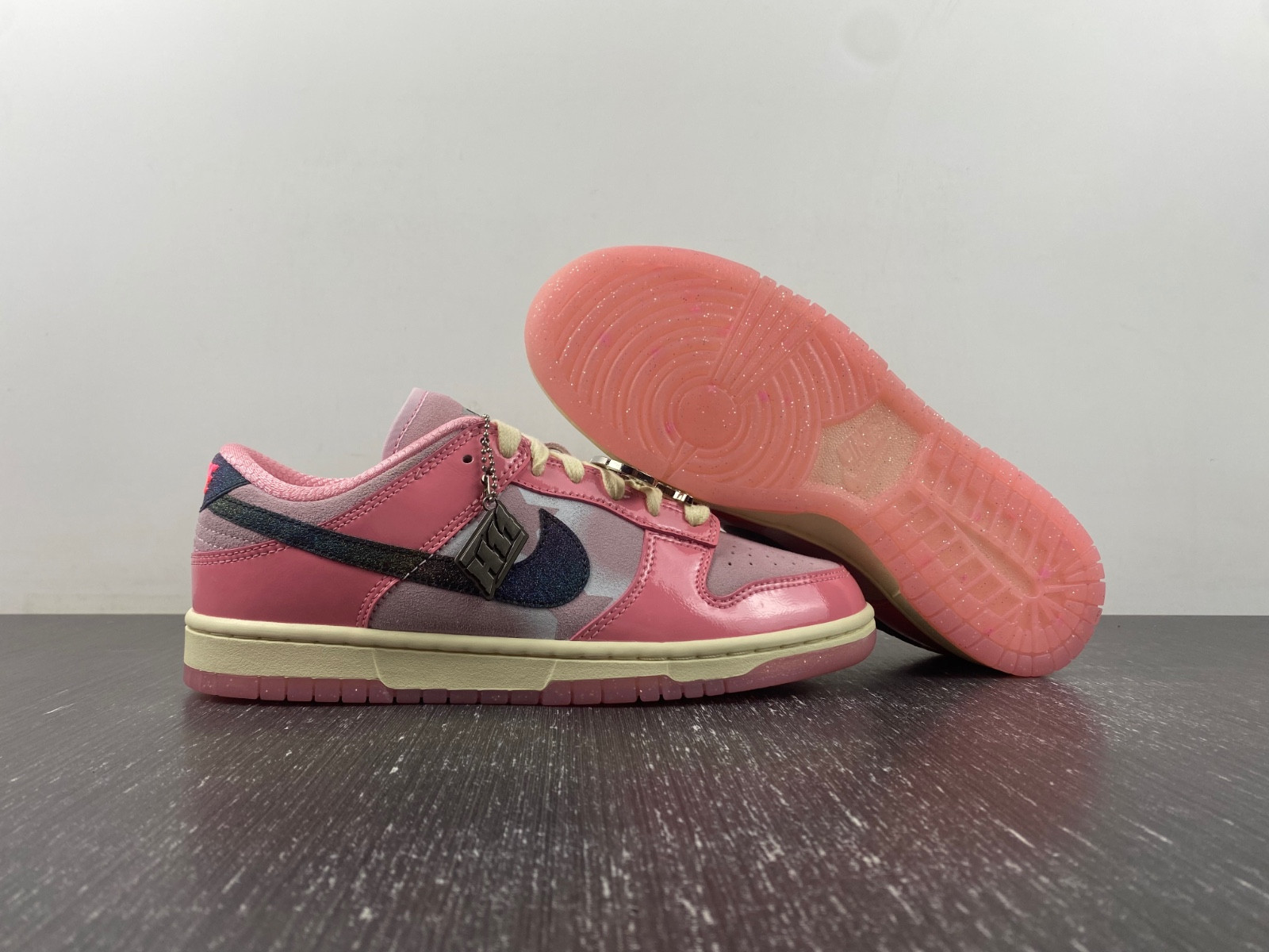 nike dunk low “barbie” fn8927-621