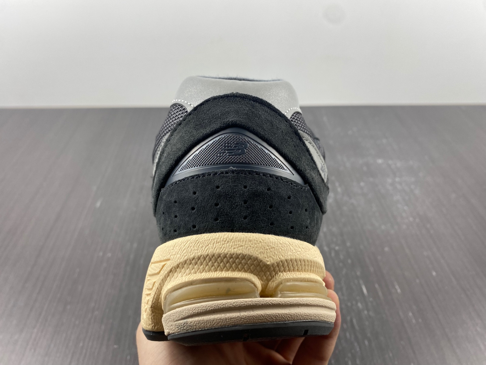 new Ba1an*e 2002r black dark grey - m2002rho