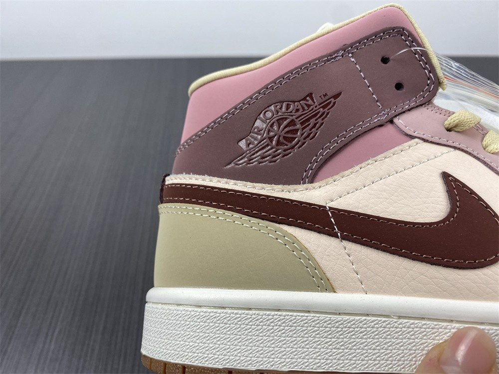 air jordan 1 mid do7440-821