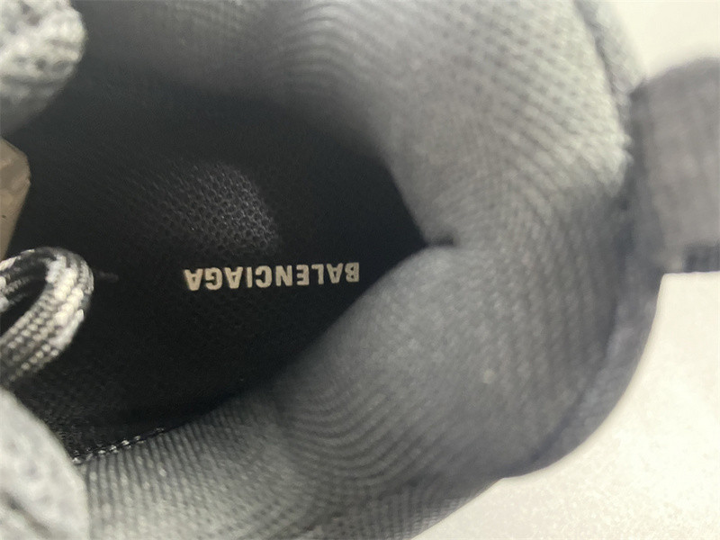 Ba*len*cia*ga triple s black sneaker