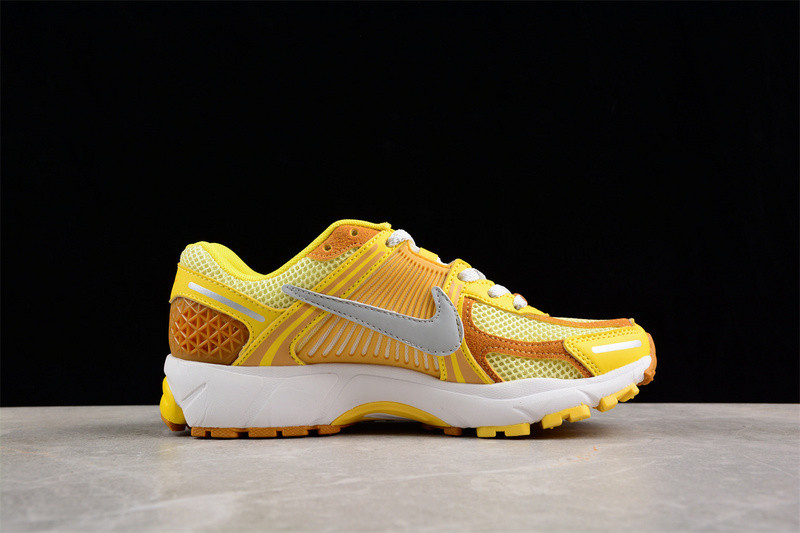 nike zoom vomero 5 yellow ochre fj4453-765