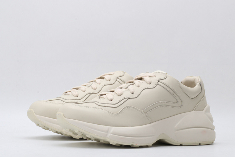 G*u*i ace embroidered low-top sneaker all white