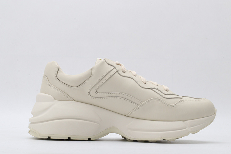 G*u*i ace embroidered low-top sneaker all white