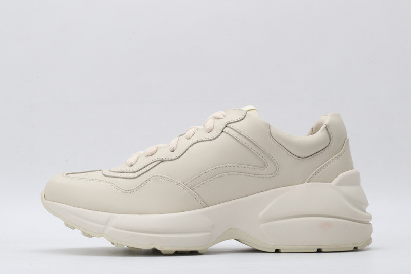 G*u*i ace embroidered low-top sneaker all white