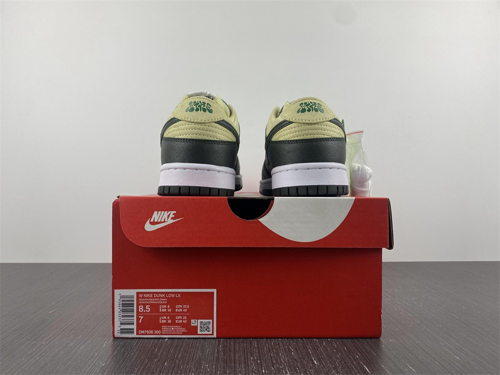 nike dunk low avocado (w) - dm7606-300