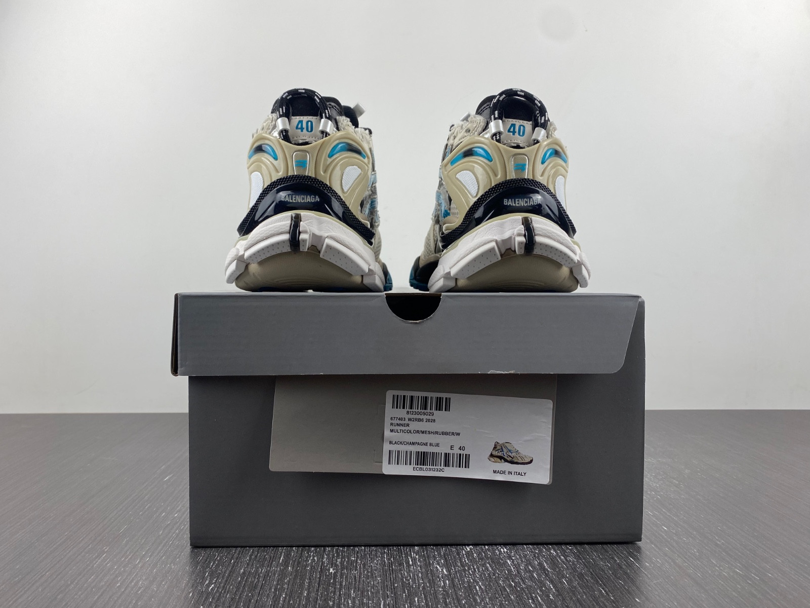 Ba*len*cia*ga runner sneaker