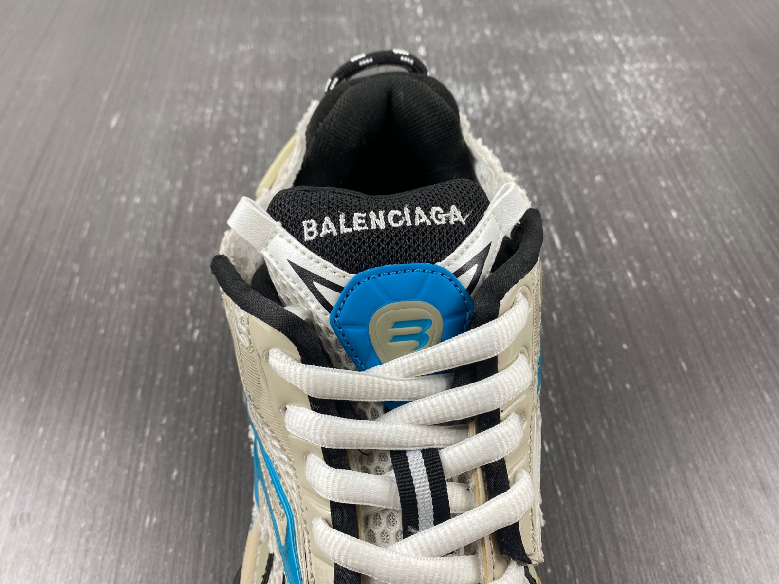 Ba*len*cia*ga runner sneaker