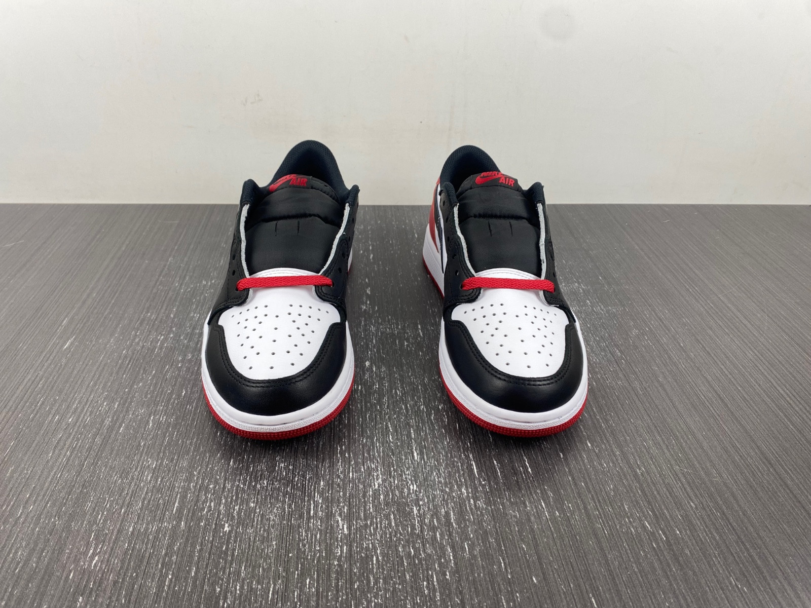 jordan 1 retro low og black toe - cz0790-106