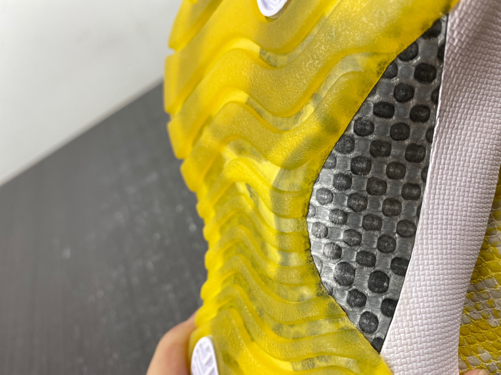 air jordan 11 low wmns “yellow snakeskin” ah7860-107