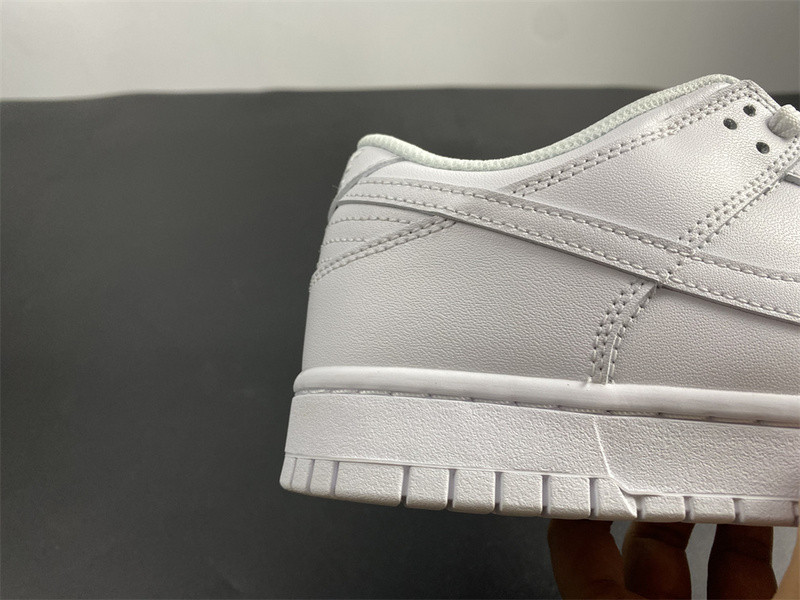nike dunk low triple white dd1503-109