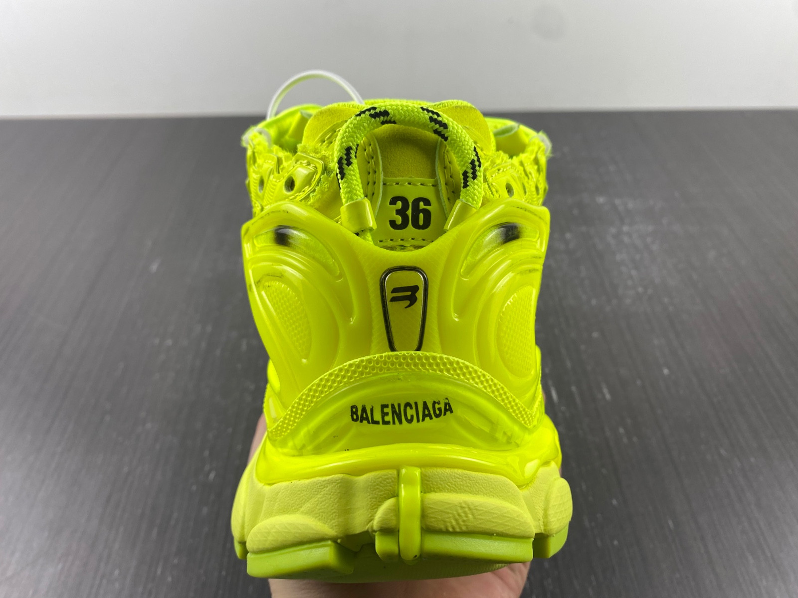 Ba*len*cia*ga 7.0 runner sneaker