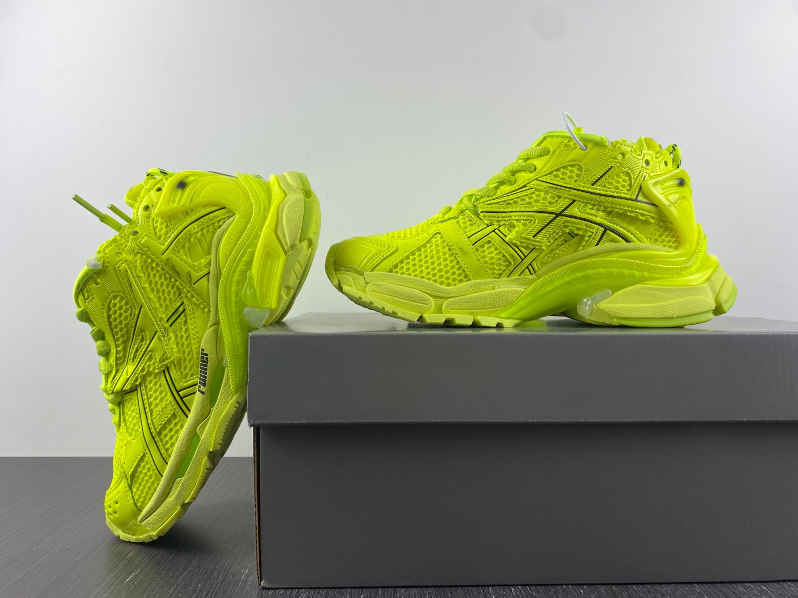 Ba*len*cia*ga 7.0 runner sneaker