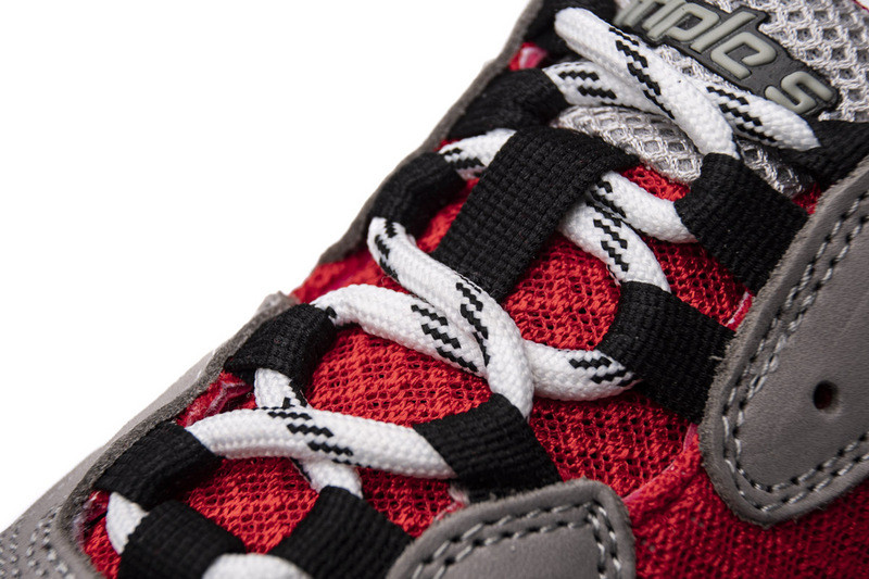 Ba*len*cia*ga triple s