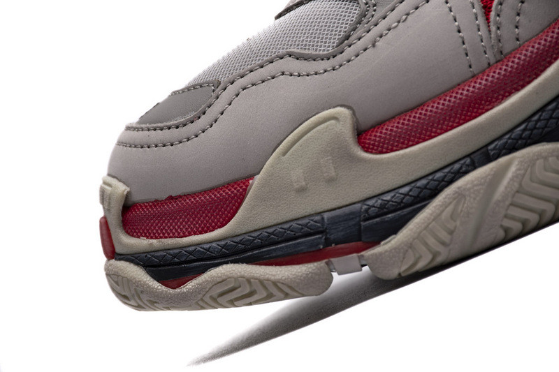 Ba*len*cia*ga triple s