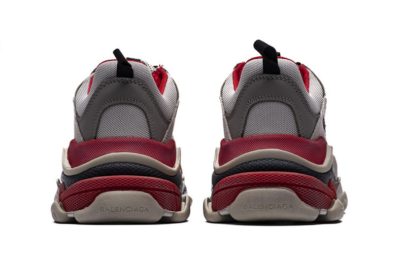 Ba*len*cia*ga triple s