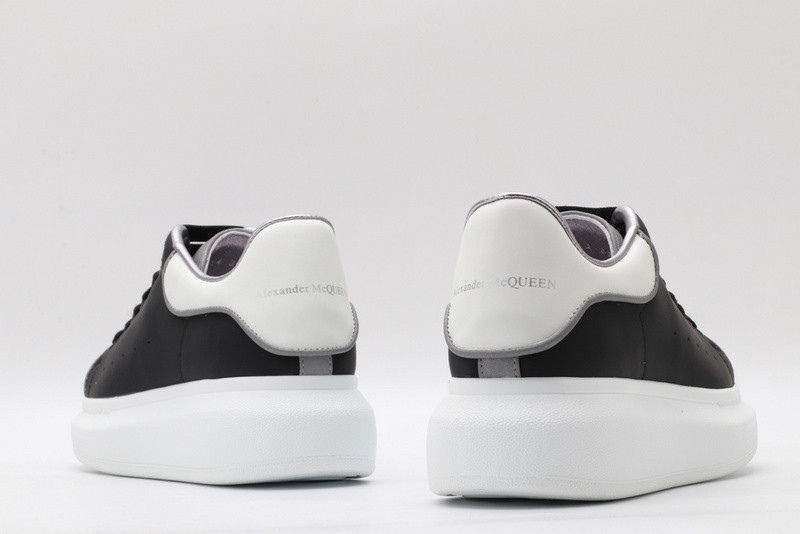 a1exa*der Mcqv*en all black