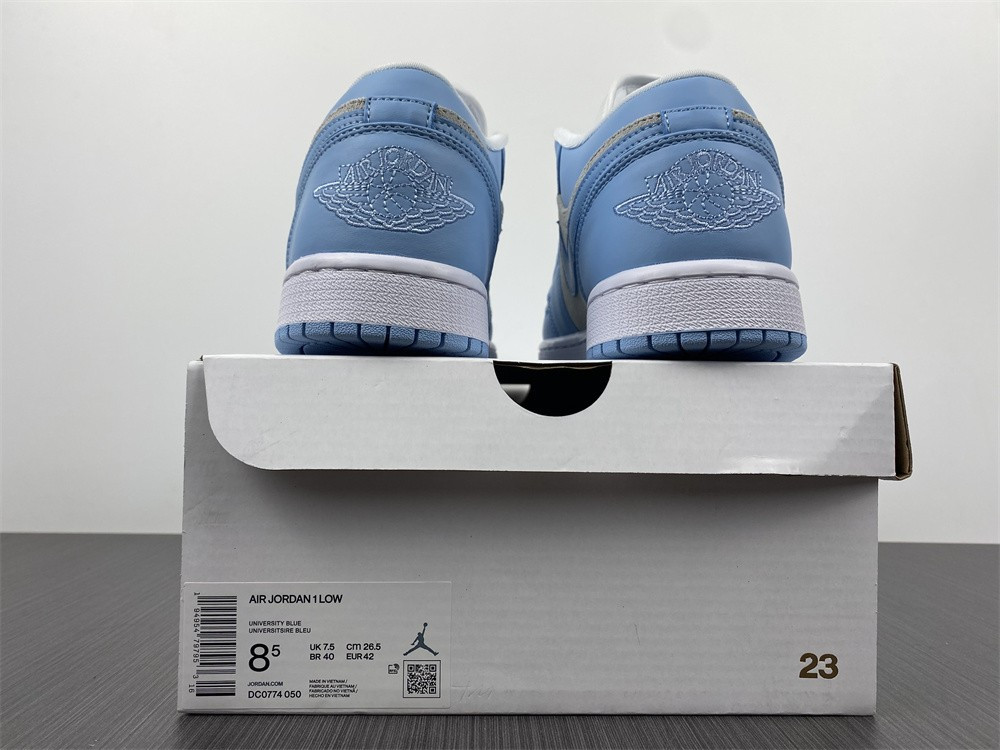 air jordan 1 low university blue wmns dc0774-050
