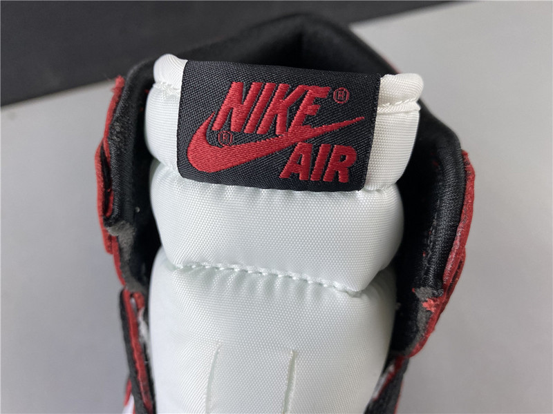 air jordan 1 bloodline 2.0 555088-129