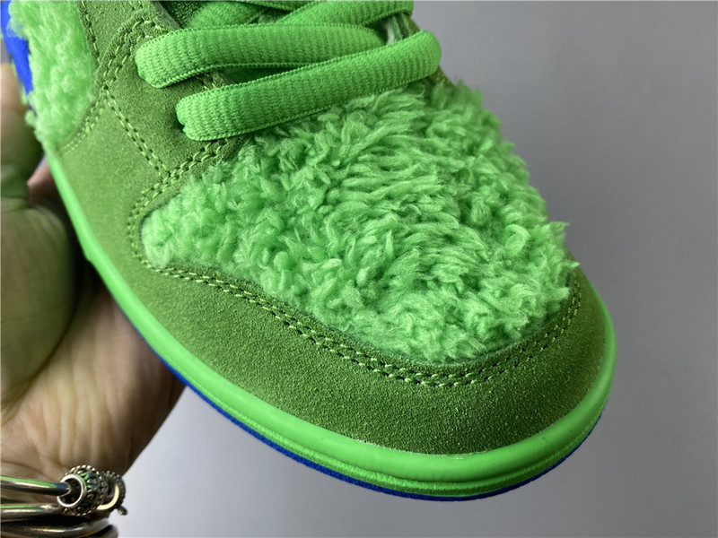 dead x nike sb dunk low“ green bear” cj5378-300