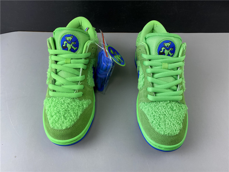 dead x nike sb dunk low“ green bear” cj5378-300