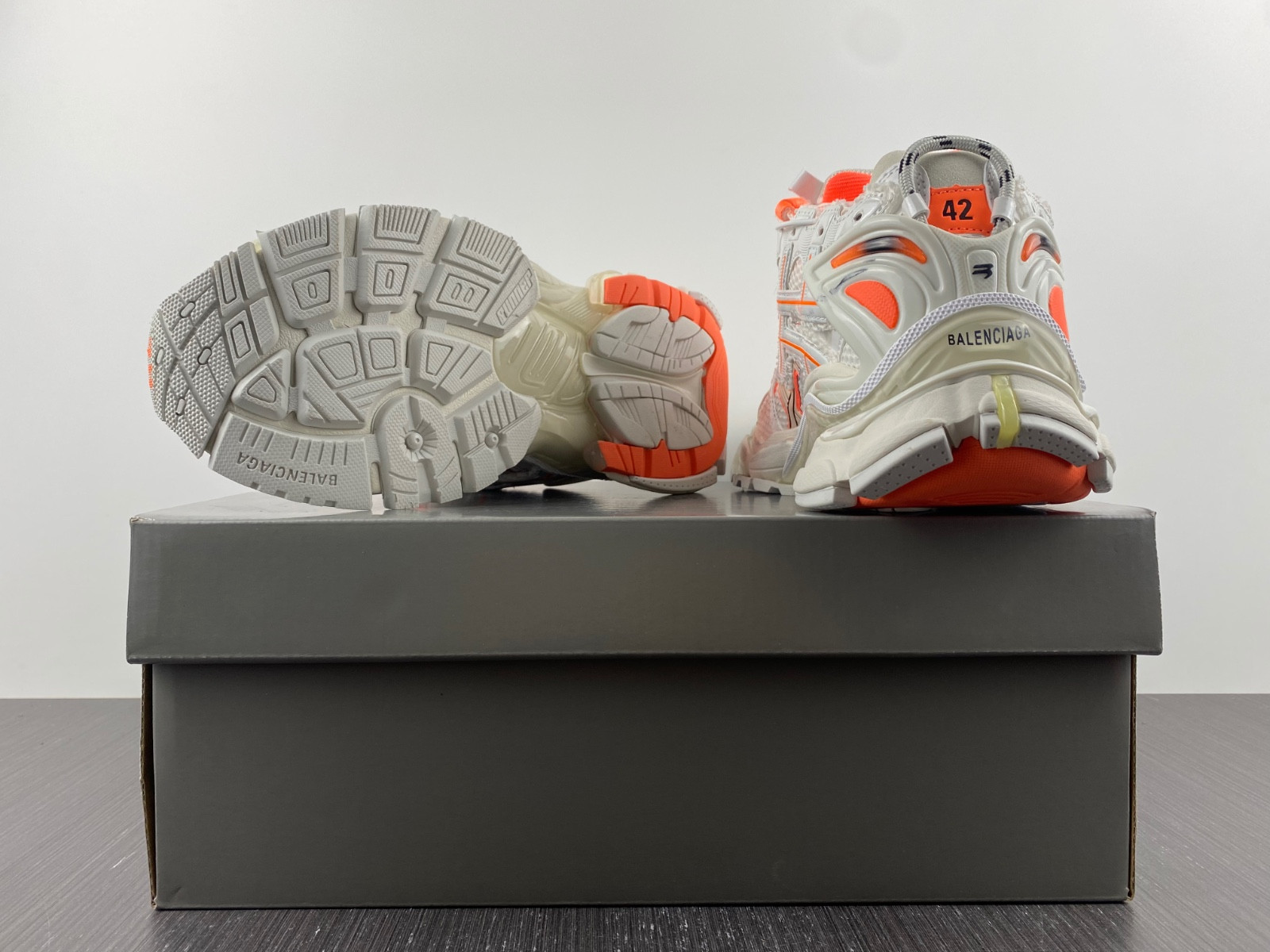 Ba*len*cia*ga runner sneaker 677403w3rbm9770