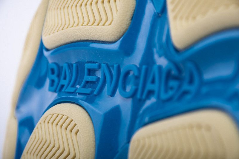 Ba*len*cia*ga triple s trainers white