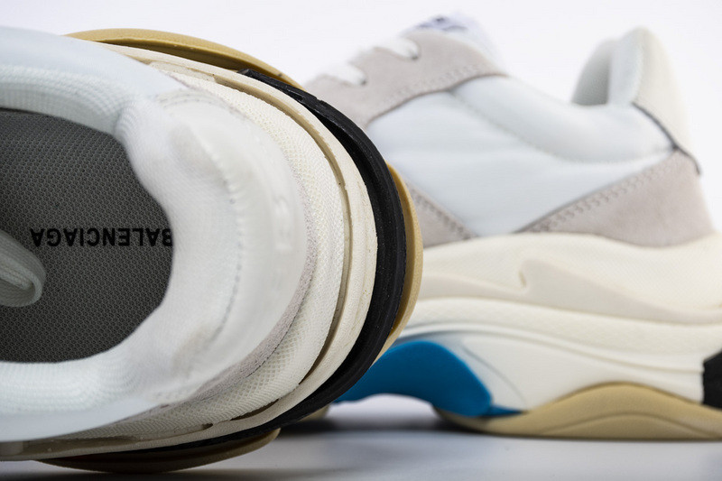 Ba*len*cia*ga triple s trainers white