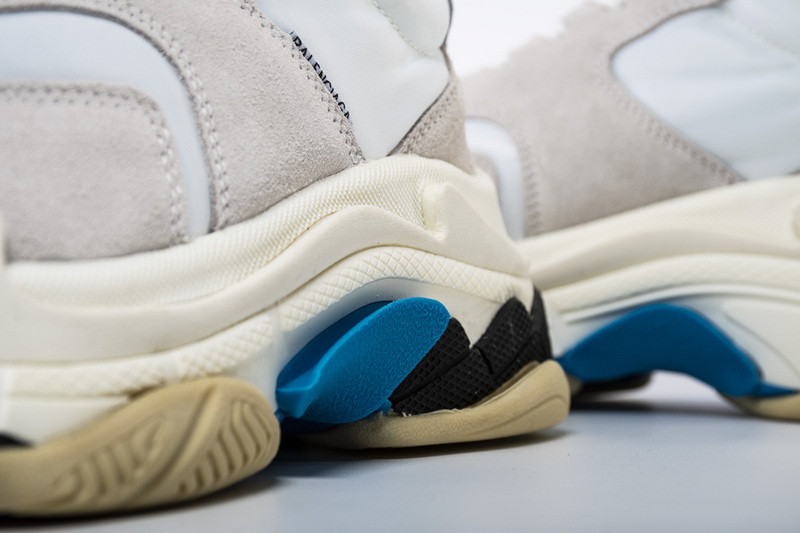Ba*len*cia*ga triple s trainers white