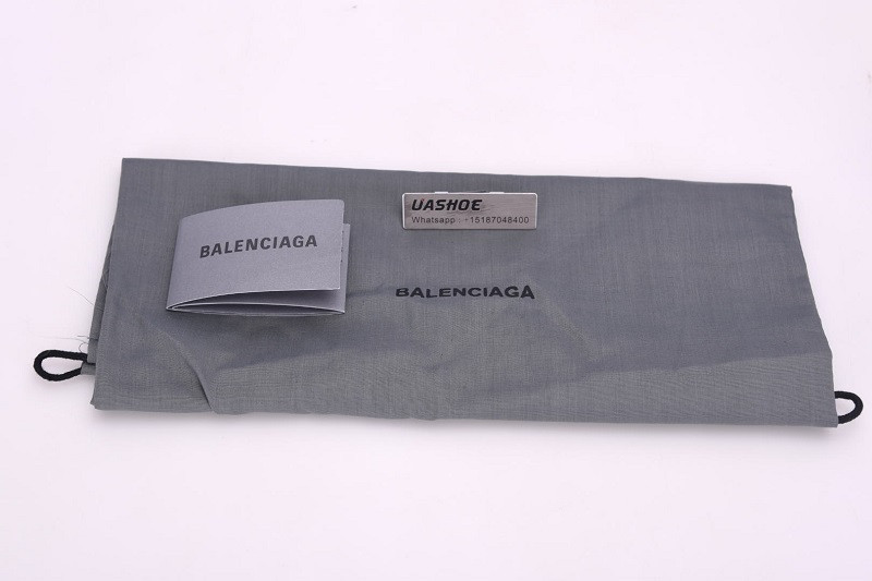 Ba*len*cia*ga triple s