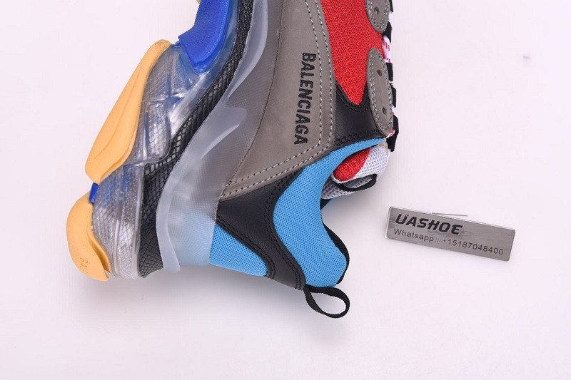 Ba*len*cia*ga triple s