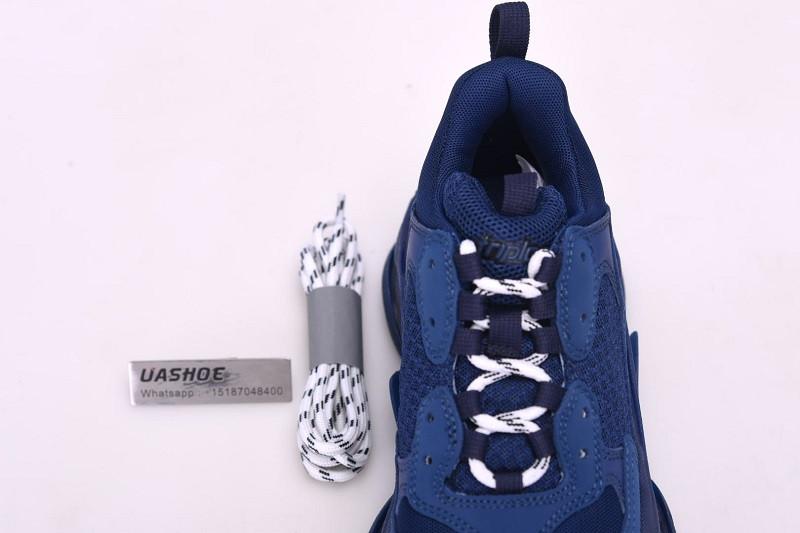 Ba*len*cia*ga triple s