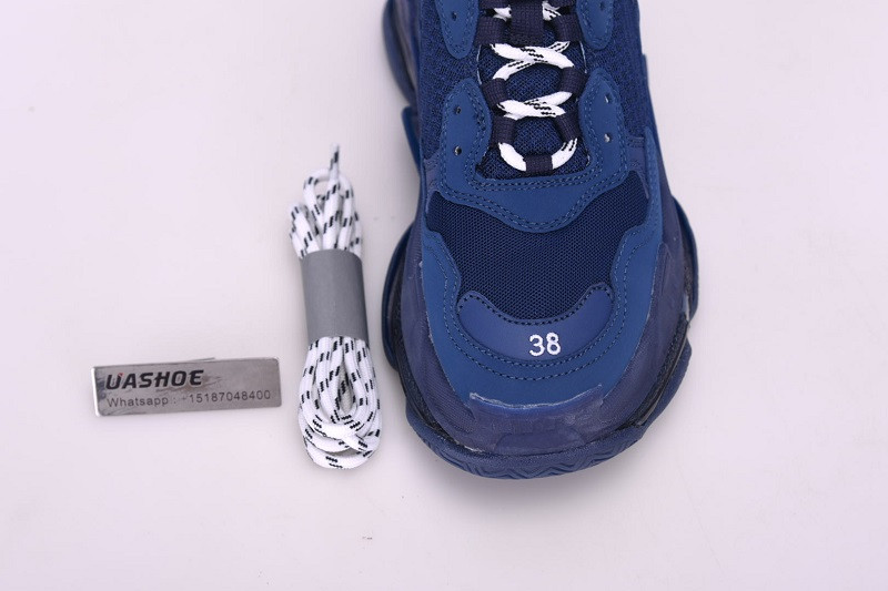 Ba*len*cia*ga triple s