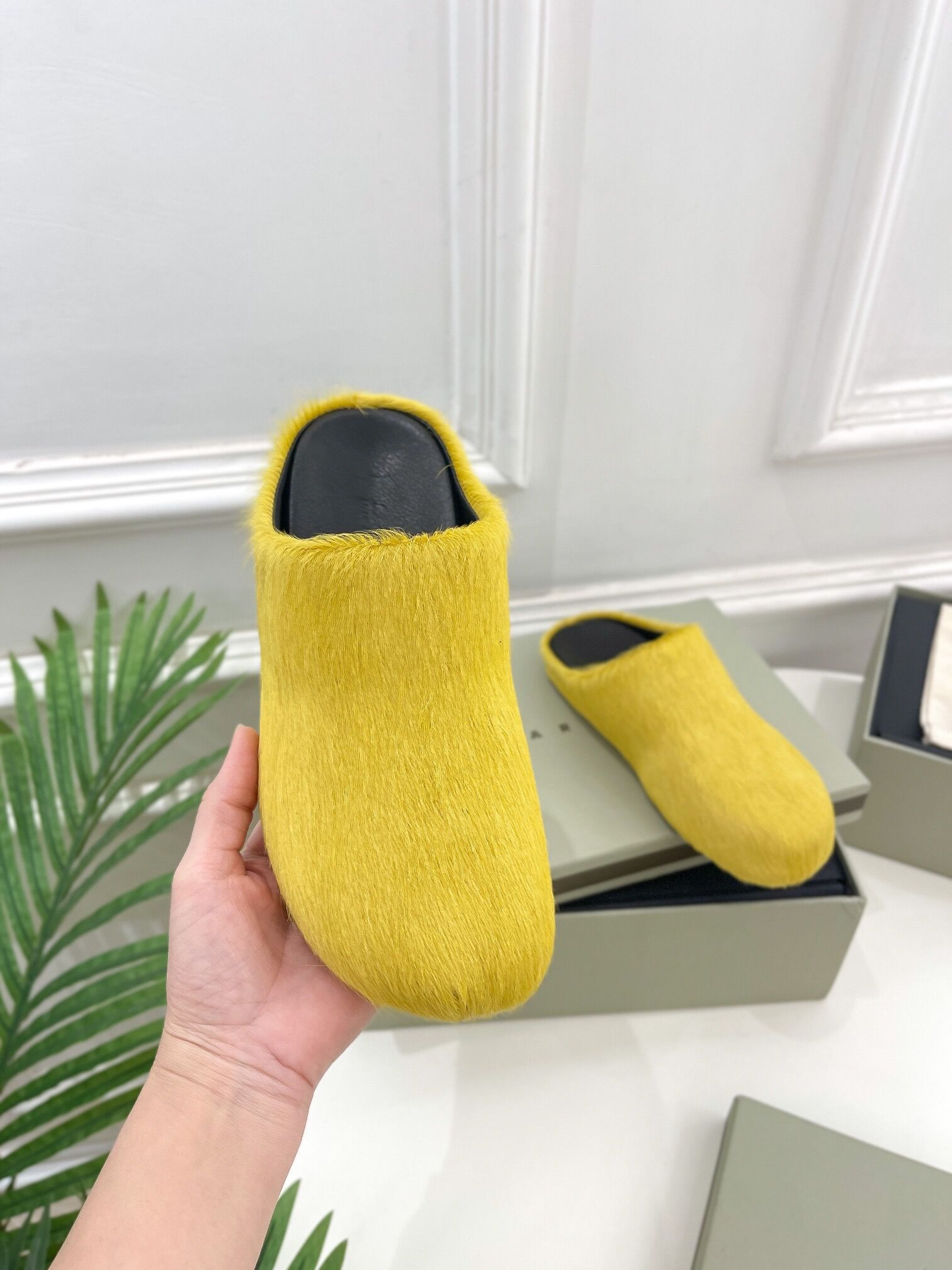 Ma*n1 yellow fussbett sabot loafers