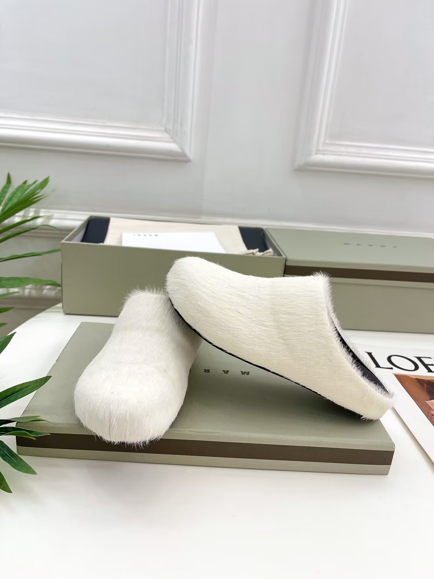 Ma*n1 white fussbett sabot loafers