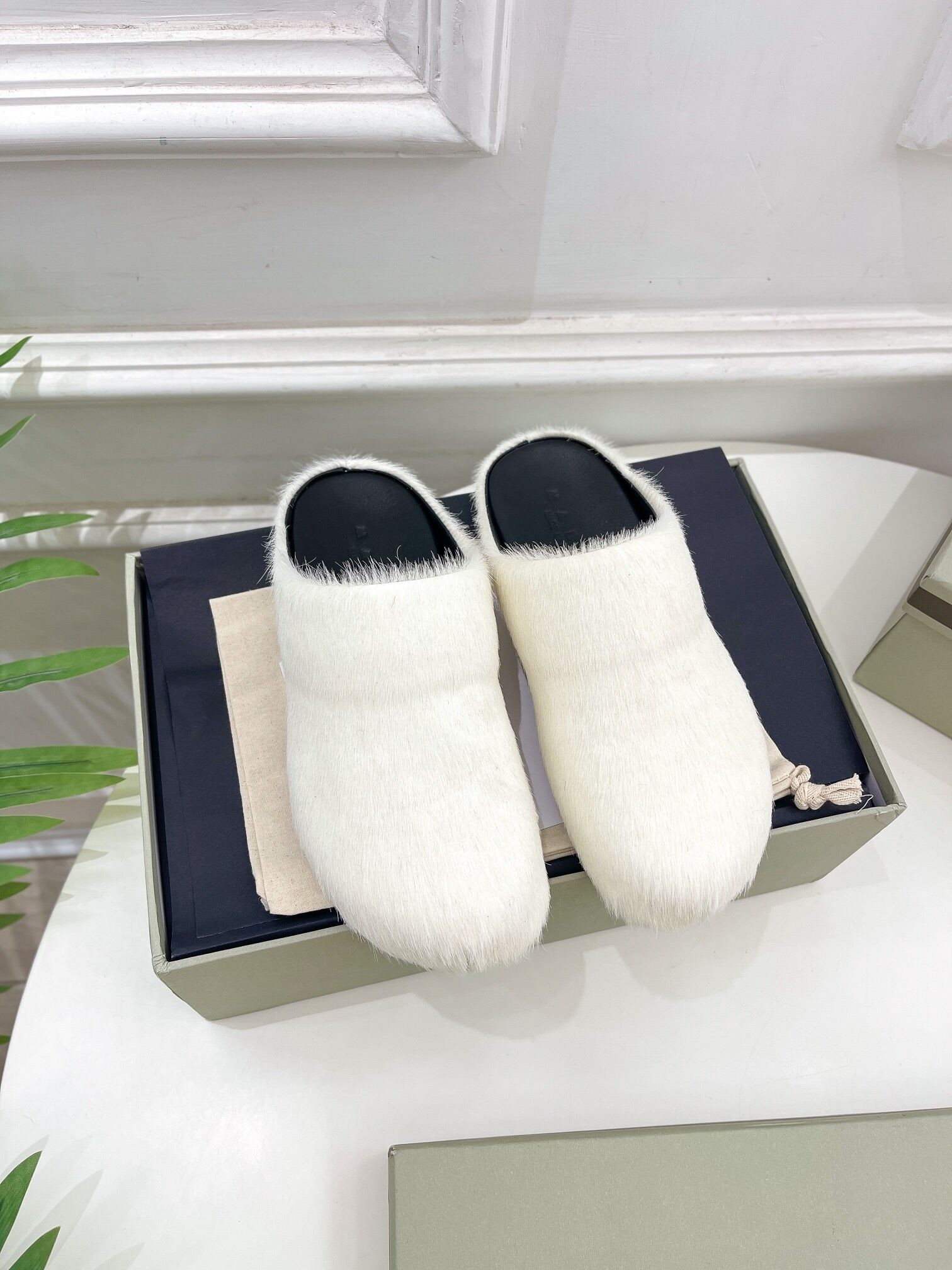 Ma*n1 white fussbett sabot loafers