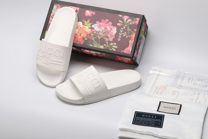 G*u*i slides all white