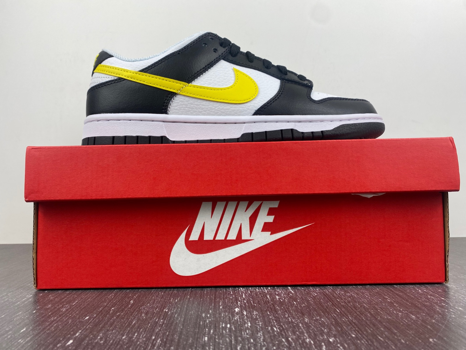 nike dunk low black yellow white fq2431-001