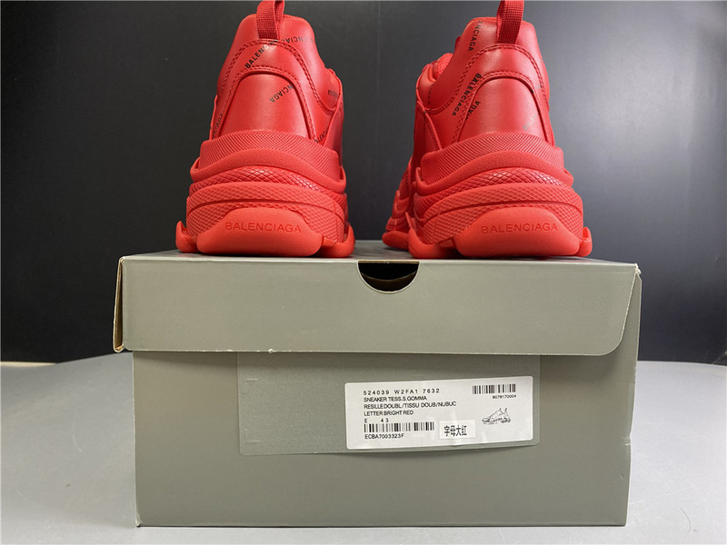 Ba*len*cia*ga triple s