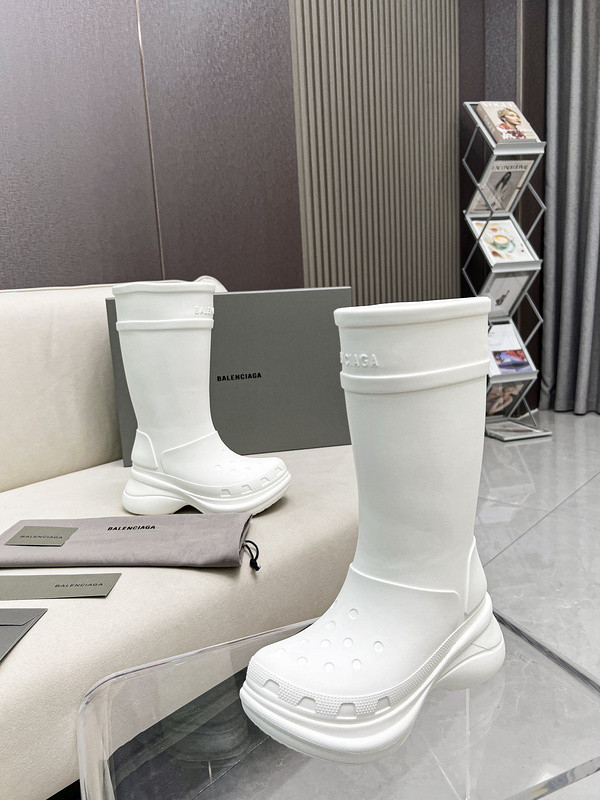 Ba*len*cia*ga croc rubber rain boots white