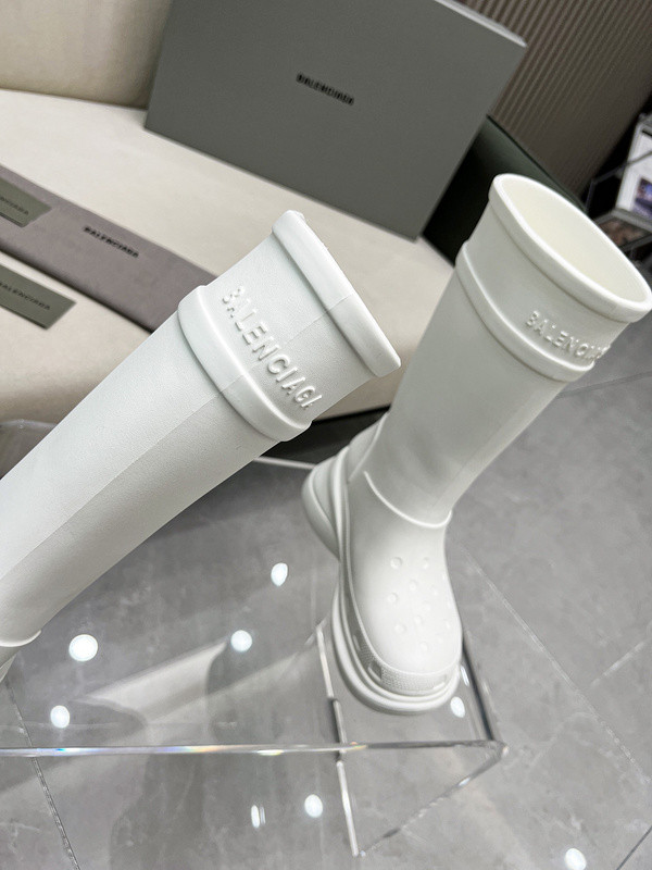 Ba*len*cia*ga croc rubber rain boots white