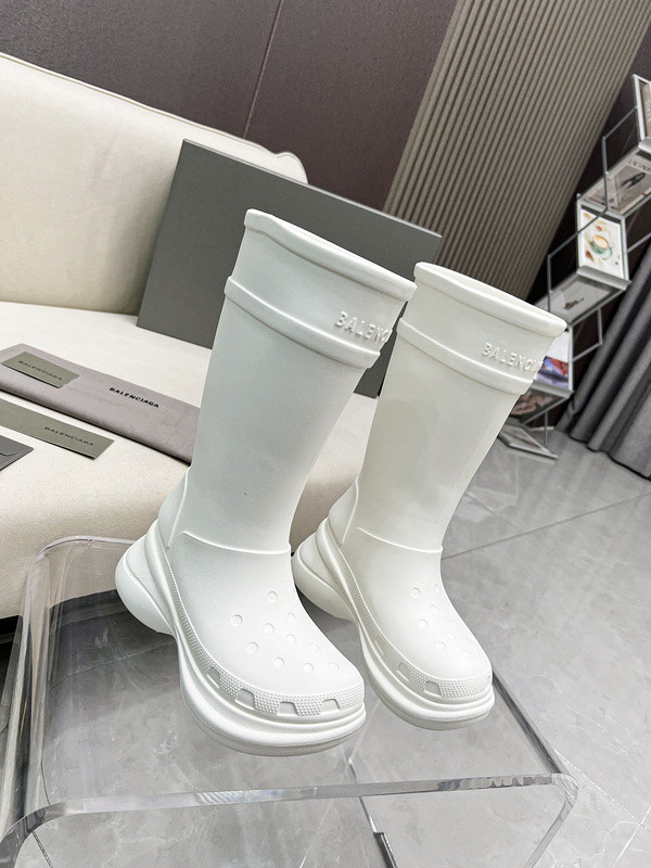 Ba*len*cia*ga croc rubber rain boots white
