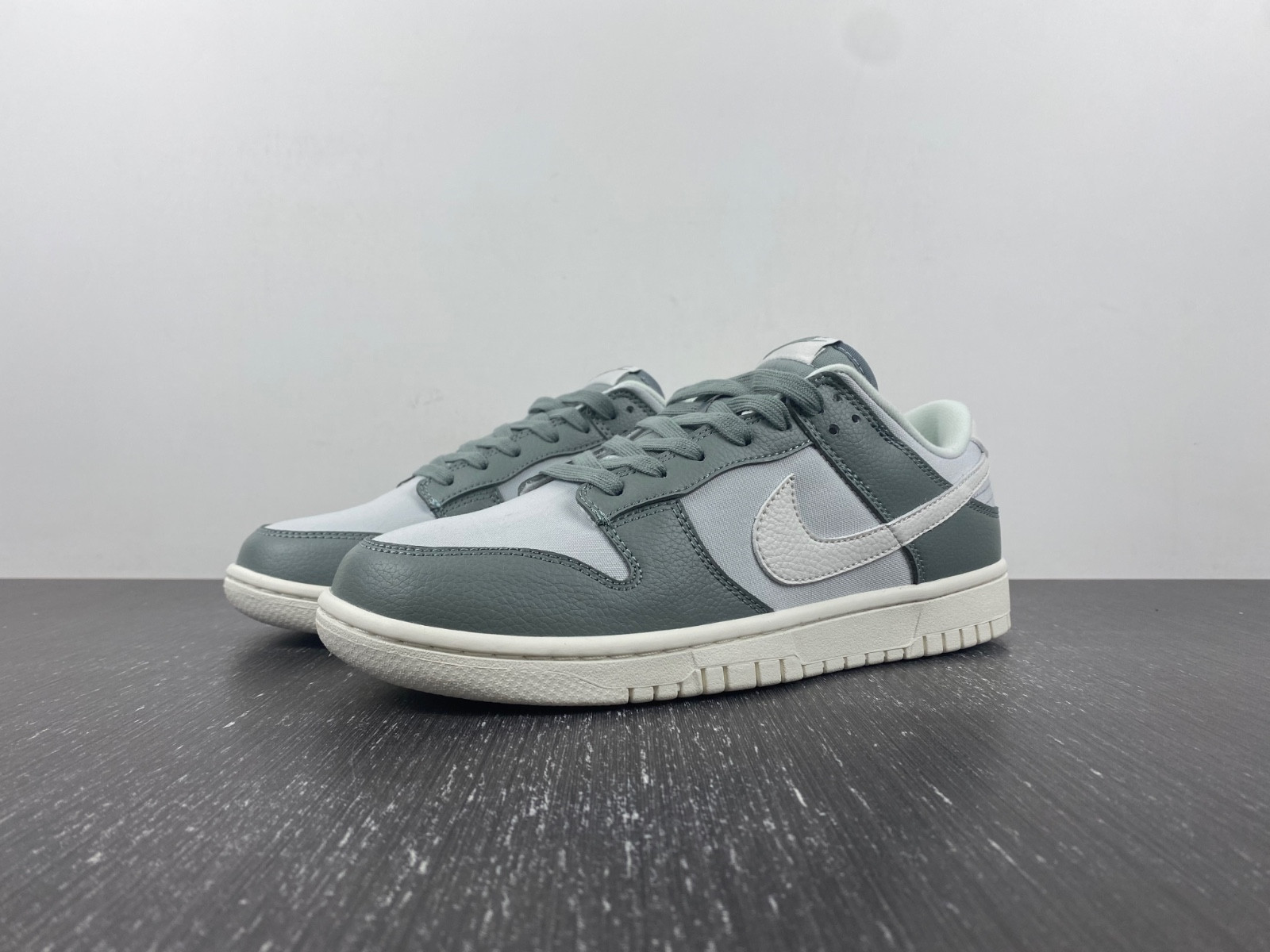 nike dunk low mica green men''s - dv7212-300