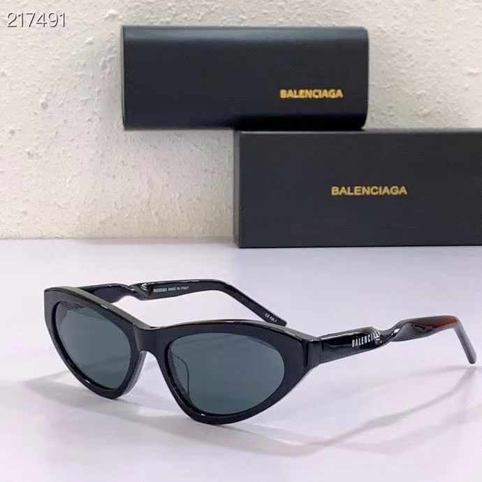 Ba*len*cia*ga sunglasses