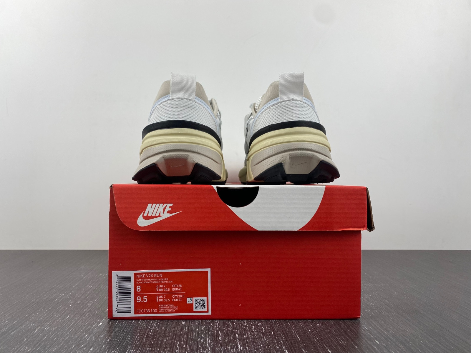 nike runtekk summit white metallic silver fd0736-100